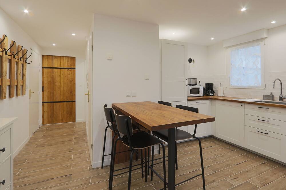 Photo of Kitchen in Notre-Dame-d'Oe