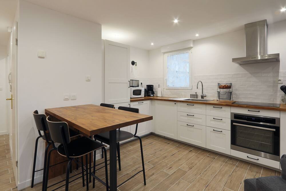 Photo of Kitchen in Notre-Dame-d'Oe