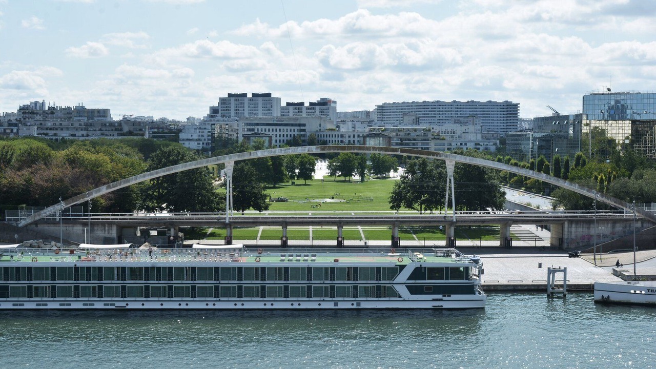 Photo of Others in Auteuil