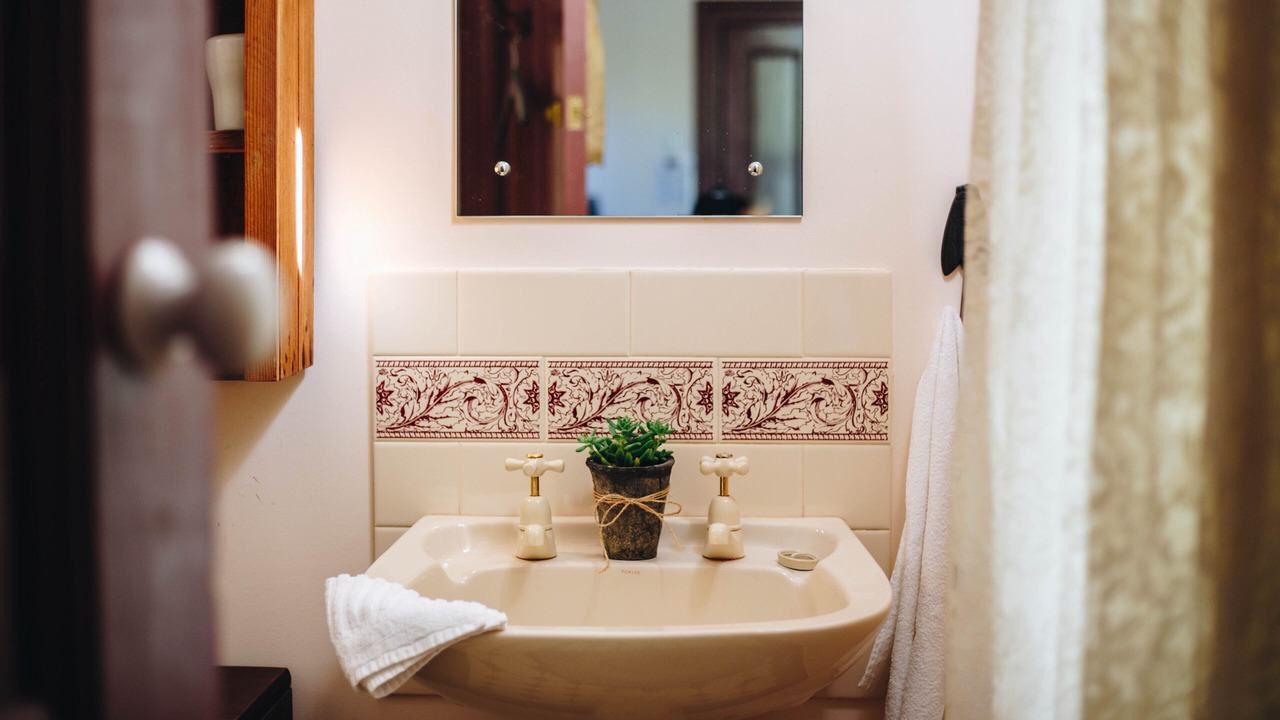 Photo of Bathroom in Strathalbyn