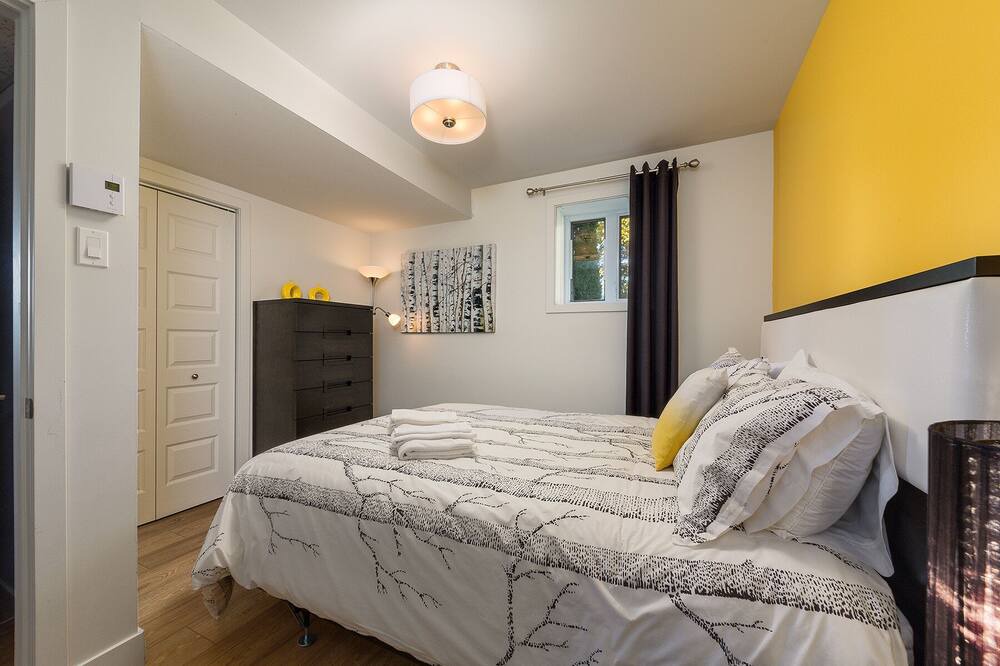 Photo of Bedroom in Baie-St-Paul