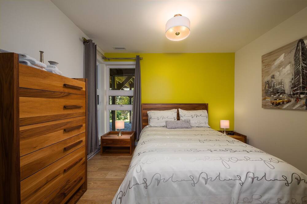 Photo of Bedroom in Baie-St-Paul
