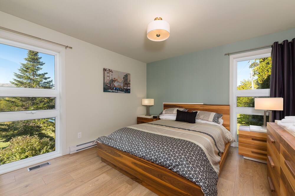 Photo of Bedroom in Baie-St-Paul