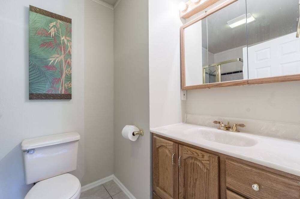 Photo of Bathroom in Walnut Grove
