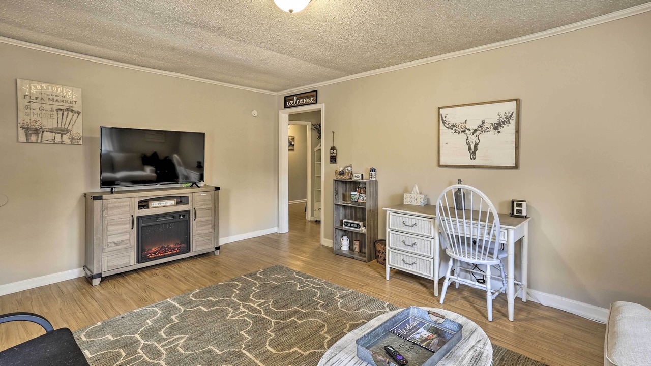 Photo of Livingroom in East Ridge