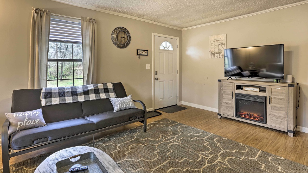 Photo of Livingroom in East Ridge