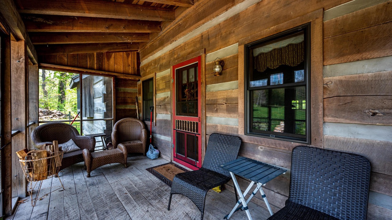 Photo of Patio Balcony in Gnaw Bone