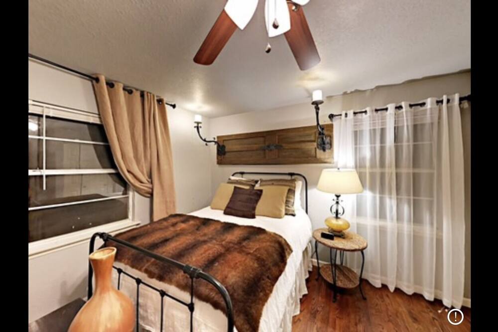 Photo of Bedroom in Dawson