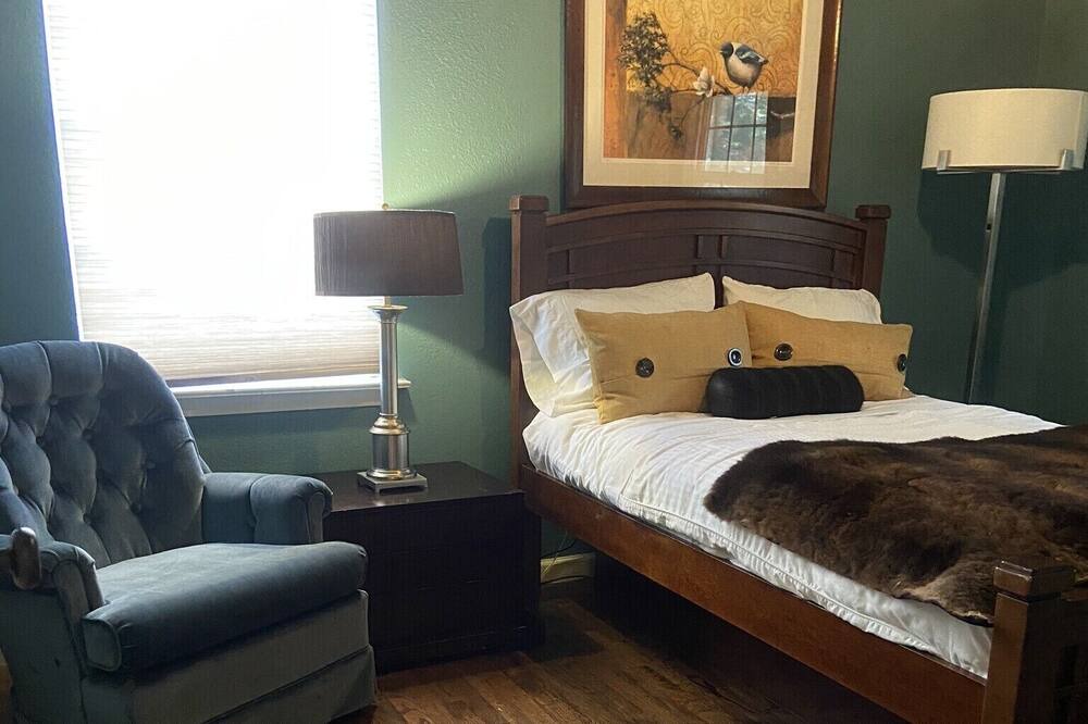 Photo of Bedroom in Dawson