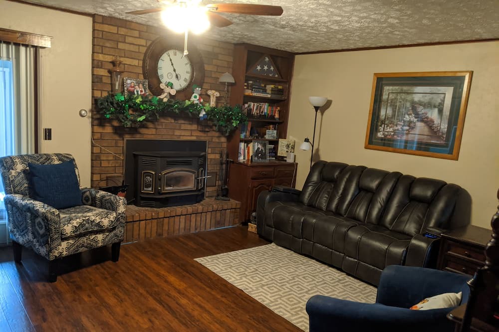 Photo of Livingroom in Adair