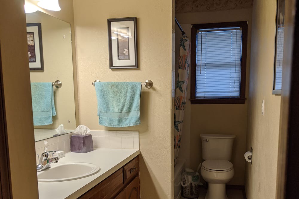 Photo of Bathroom in Adair