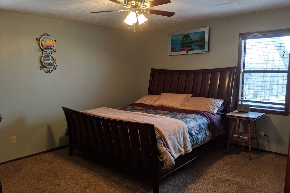 Photo of Bedroom in Adair