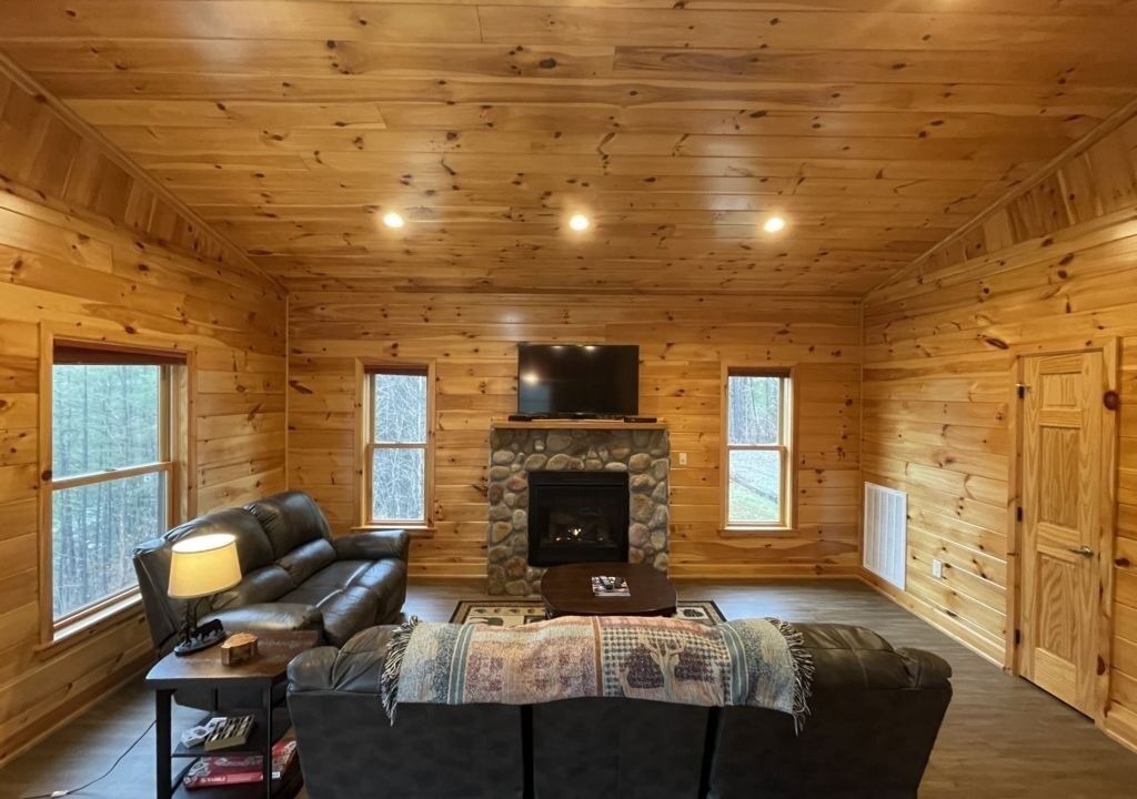 Photo of Livingroom in Tellico Plains