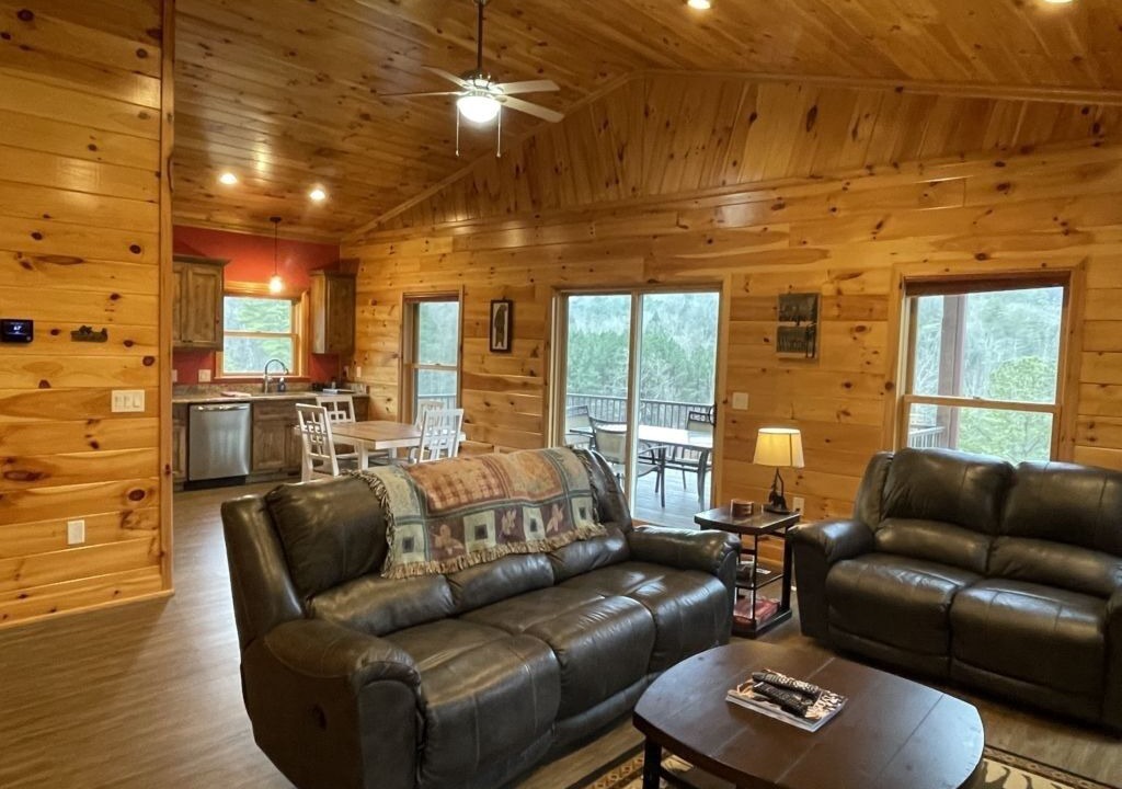 Photo of Livingroom in Tellico Plains