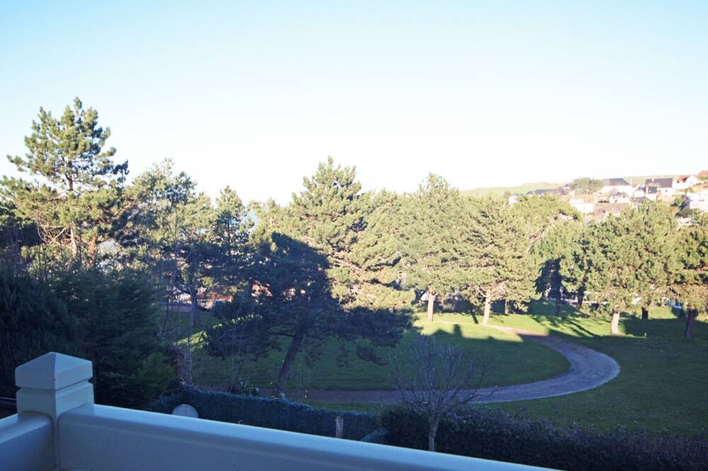 Photo of Patio Balcony in Mesnil-Val-Plage