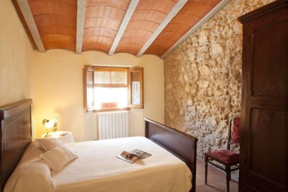 Photo of Bedroom in Sant Pau dʼOrdal