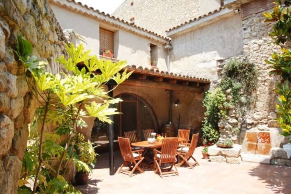 Photo of Patio Balcony in Sant Pau dʼOrdal
