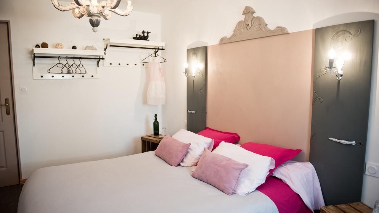 Photo of Others in Bucilly