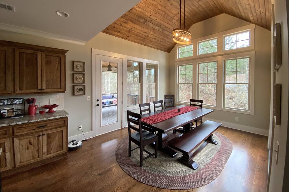 Photo of Livingroom in Greensboro