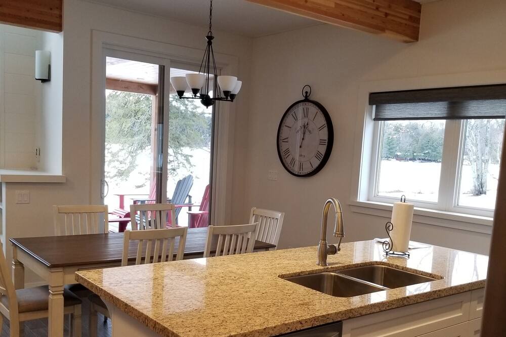Photo of Kitchen in Muskoka Lakes