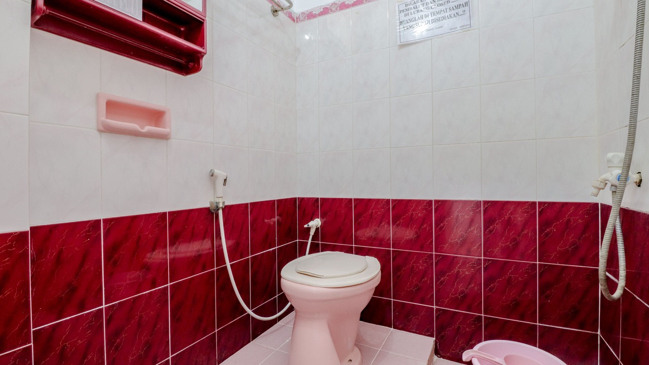 Photo of Bathroom in Kretek