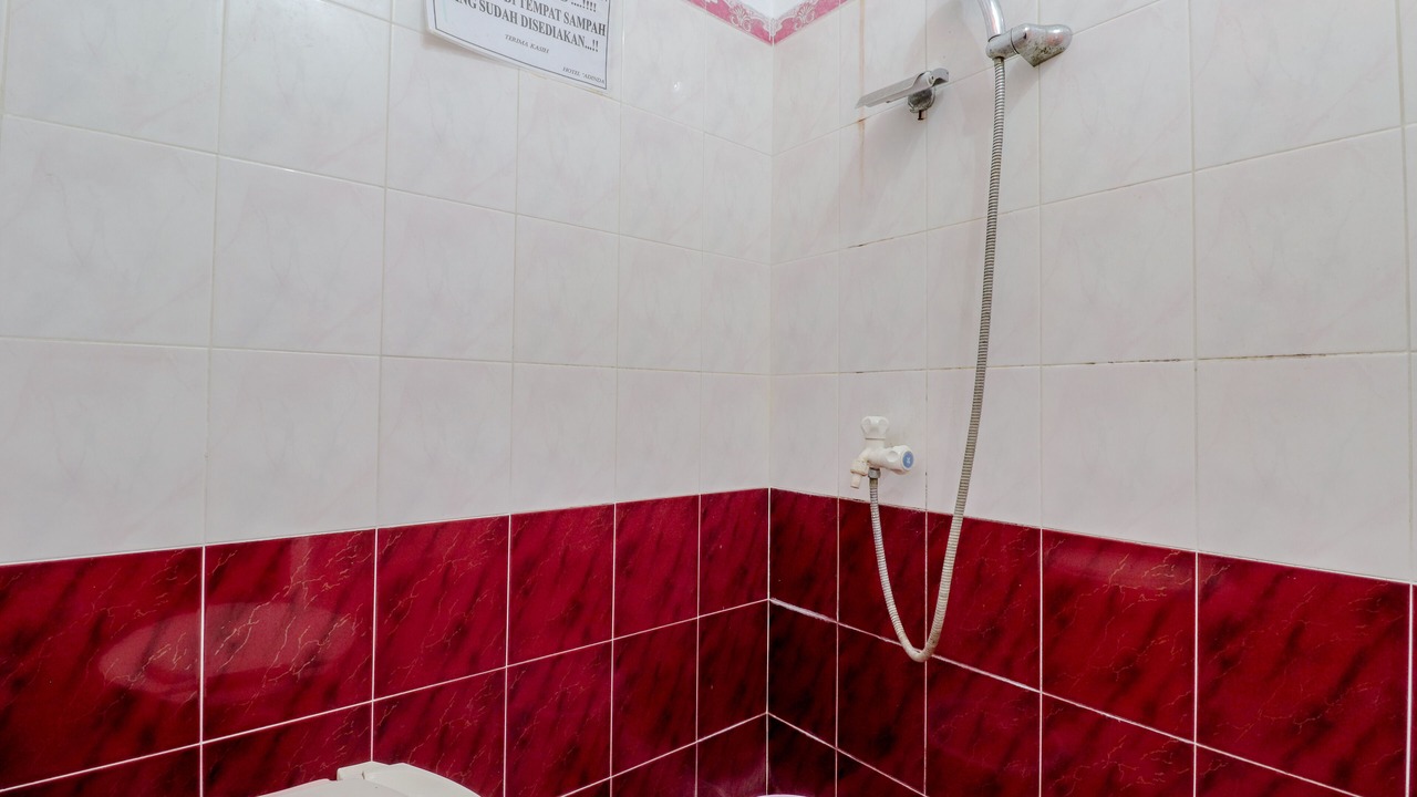 Photo of Bathroom in Kretek