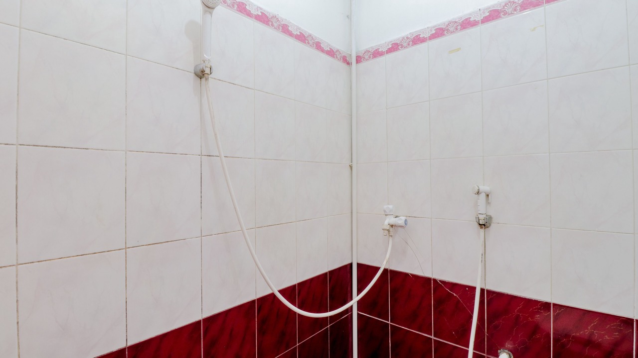 Photo of Bathroom in Kretek