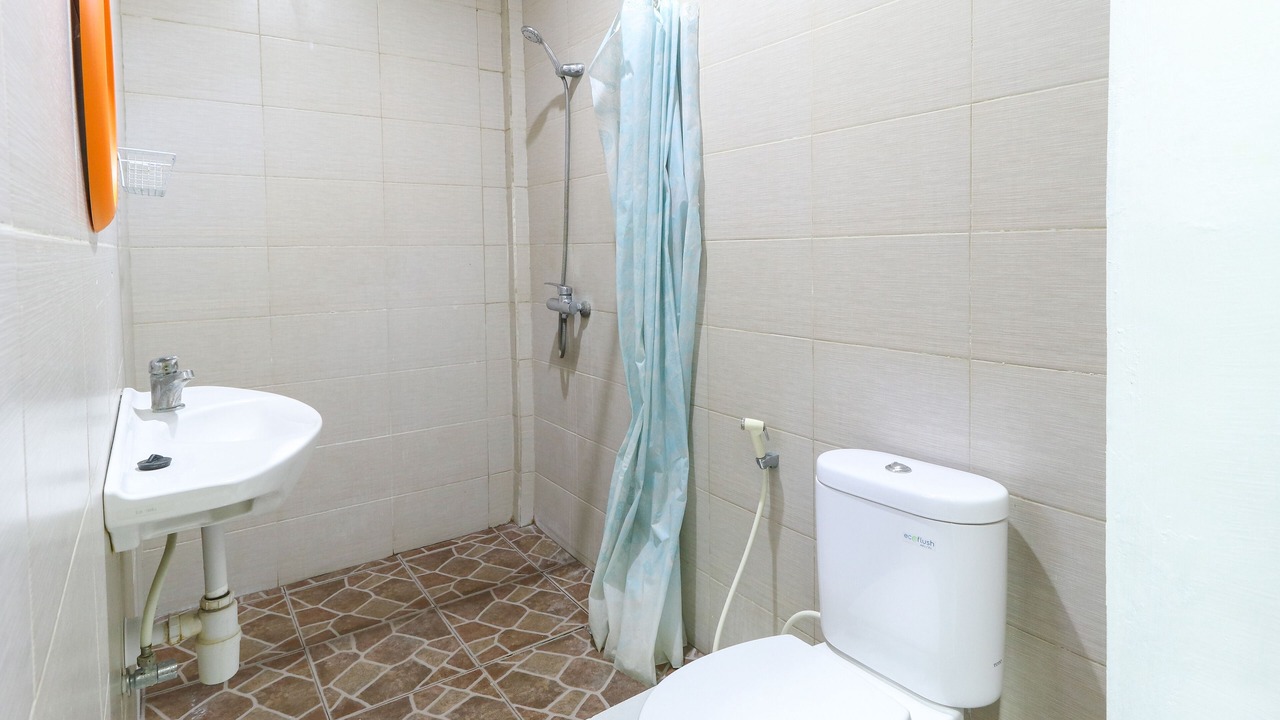 Photo of Bathroom in Kartika Plaza