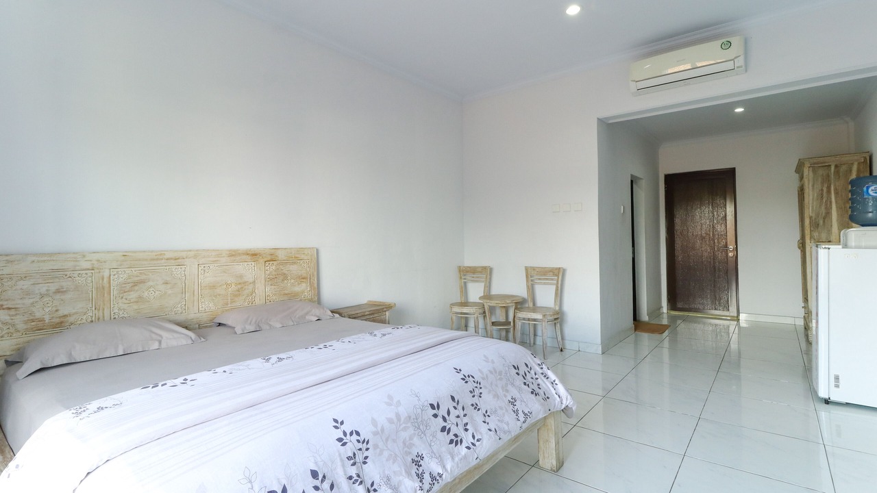 Photo of Bedroom in Kartika Plaza