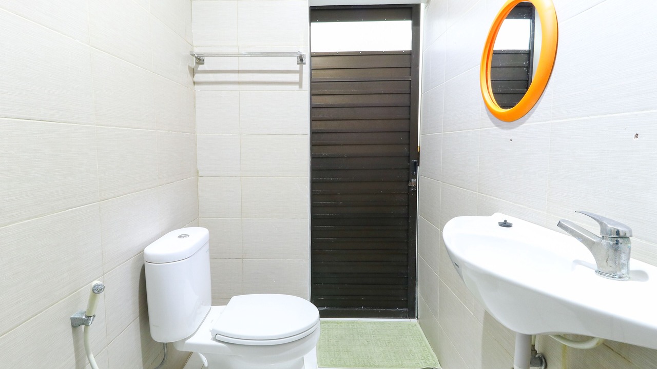Photo of Bathroom in Kartika Plaza