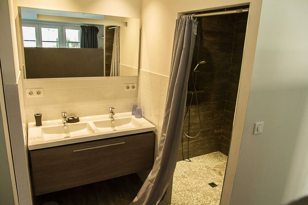 Photo of Bathroom in Lavaur