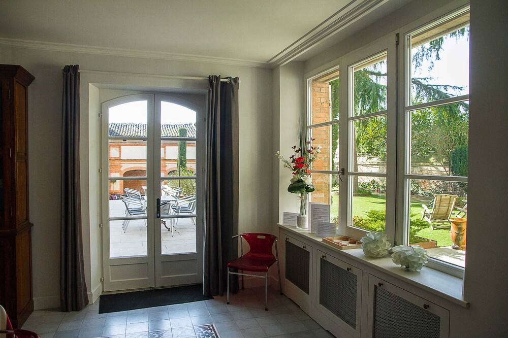 Photo of Livingroom in Lavaur