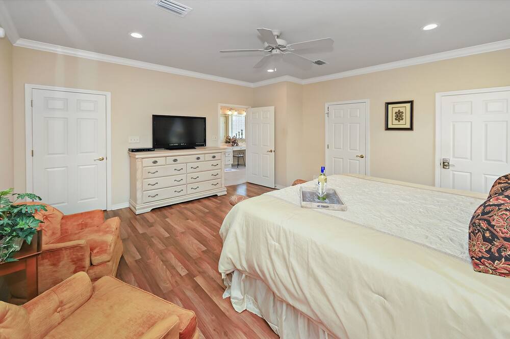 Photo of Others in Avalon Beach Estates