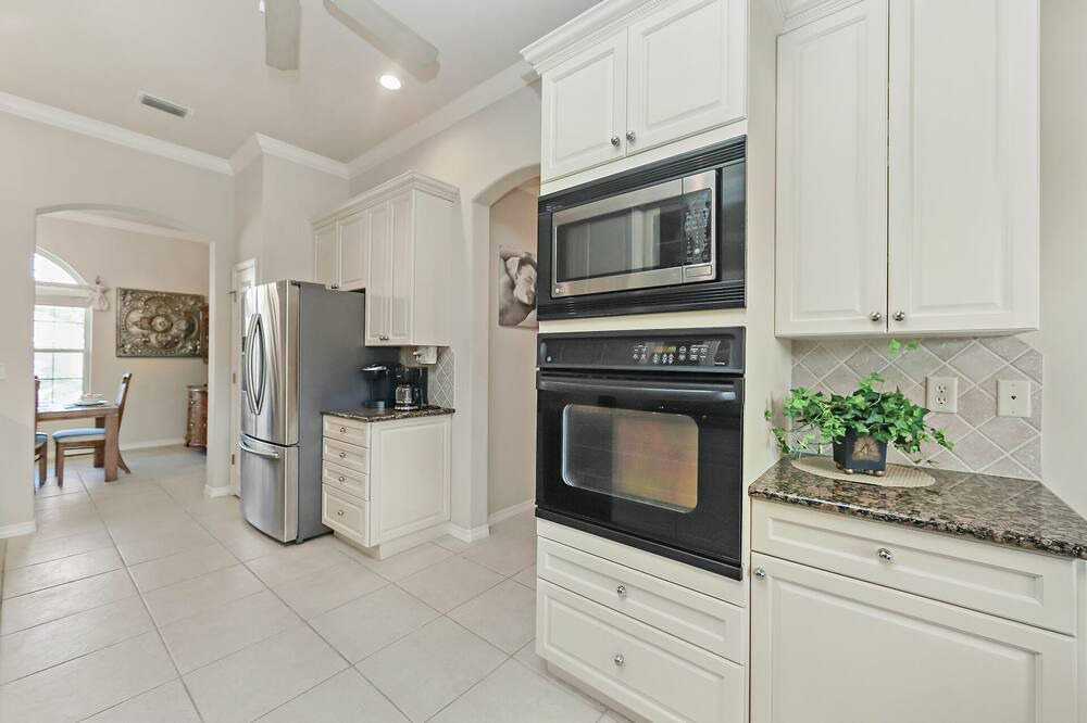 Photo of Kitchen in Avalon Beach Estates