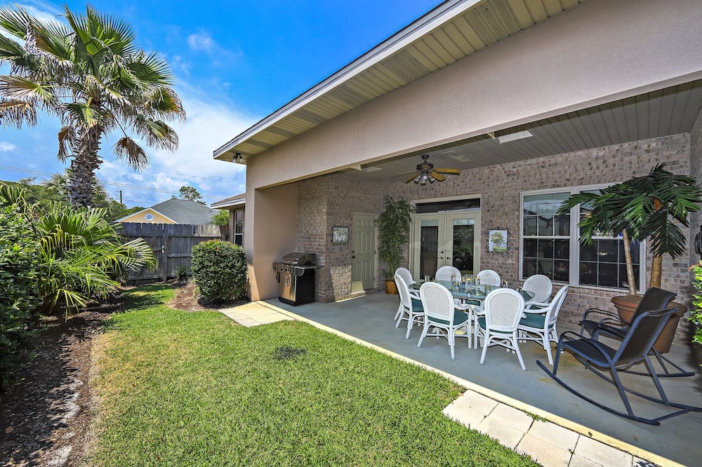 Photo of Patio Balcony in Avalon Beach Estates