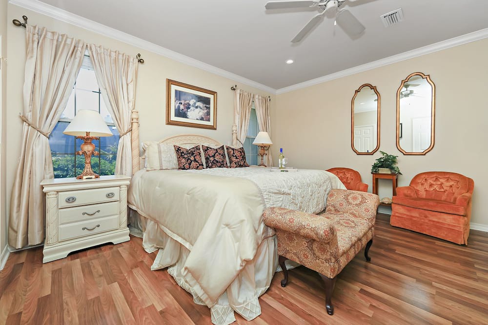 Photo of Others in Avalon Beach Estates