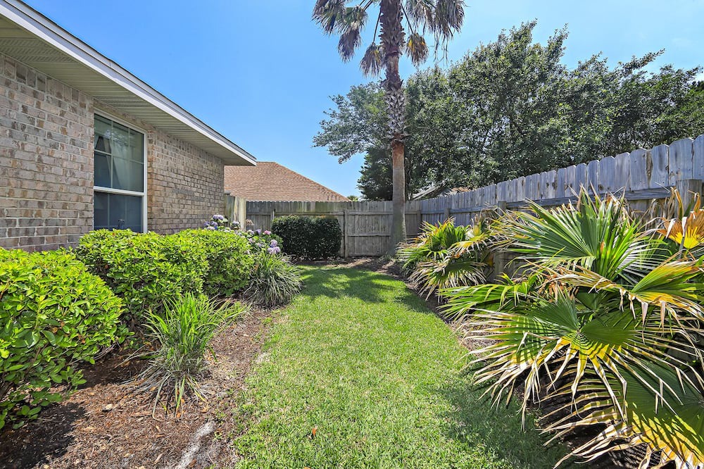 Photo of Outdoor in Avalon Beach Estates