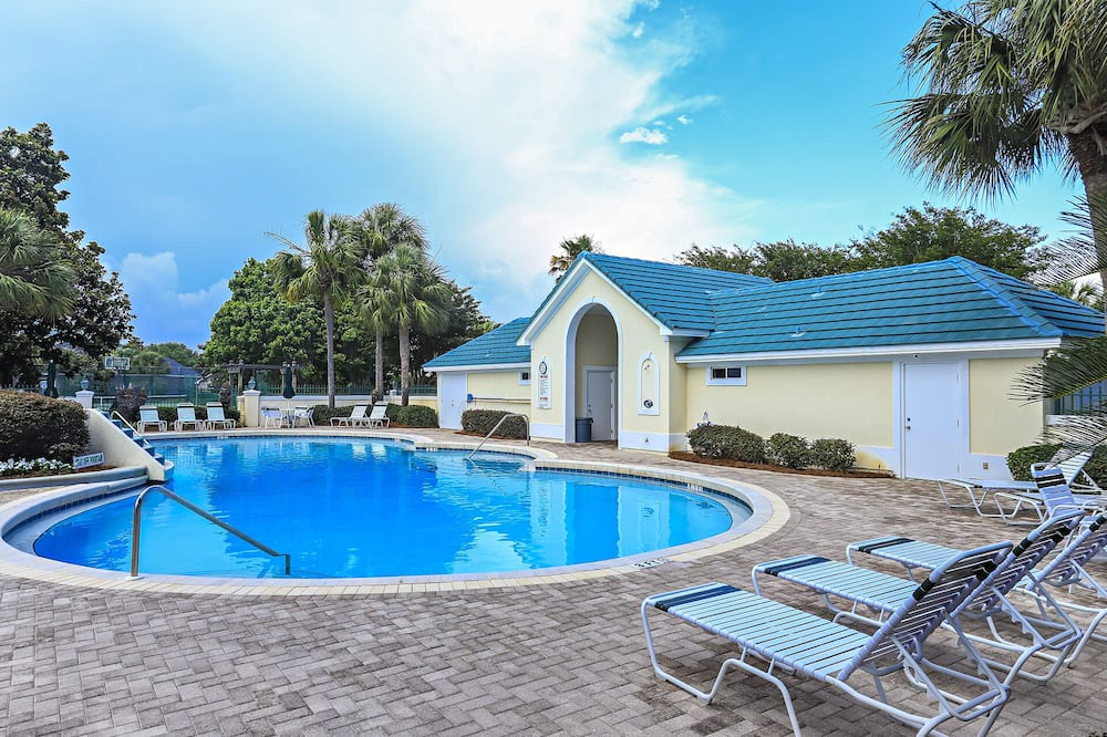 Photo of Outdoor in Avalon Beach Estates