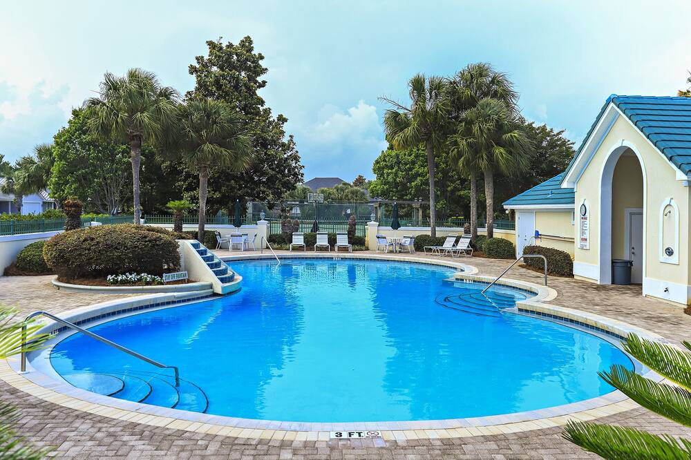 Photo of Outdoor in Avalon Beach Estates