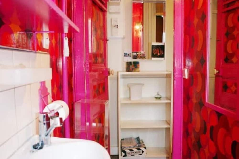 Photo of Bathroom in Quartier de l'Ecole-Militaire
