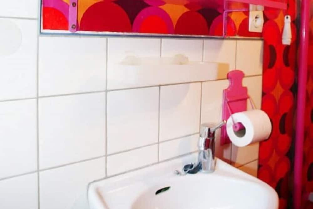 Photo of Bathroom in Quartier de l'Ecole-Militaire