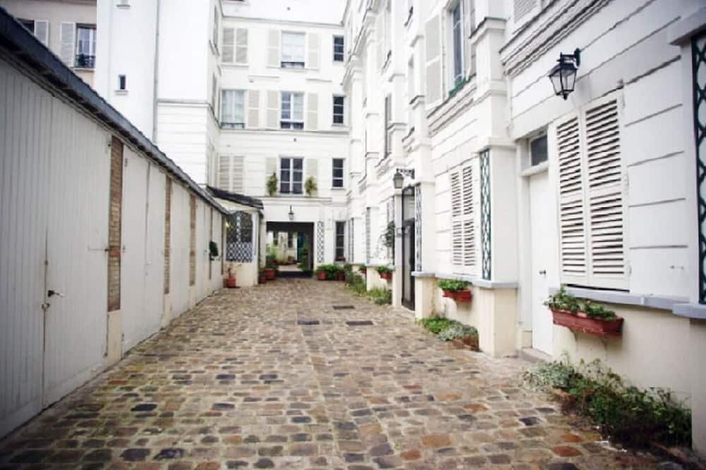 Photo of Outdoor in Quartier de l'Ecole-Militaire