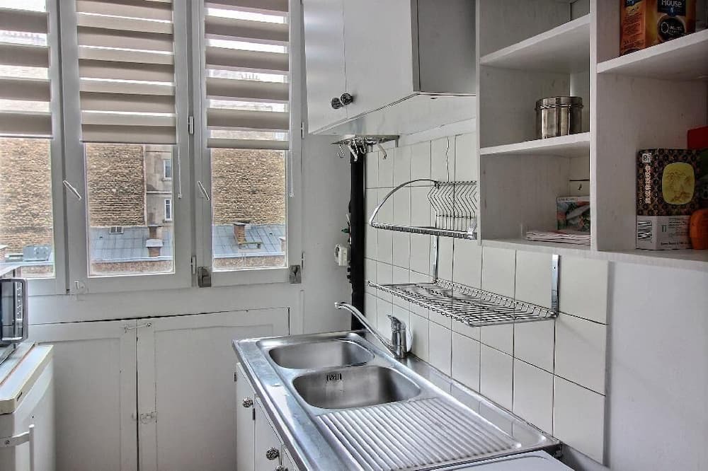 Photo of Kitchen in Quartier de l'Ecole-Militaire