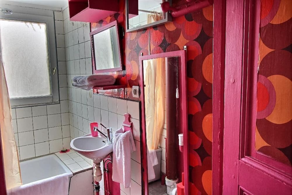 Photo of Bathroom in Quartier de l'Ecole-Militaire