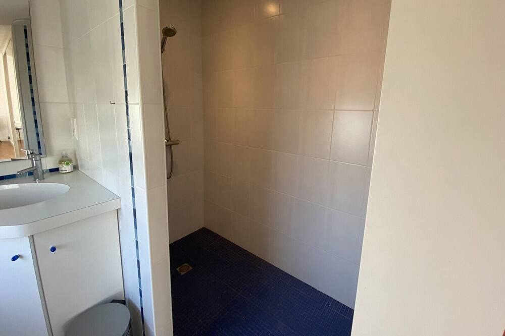 Photo of Bathroom in Olonne-sur-Mer