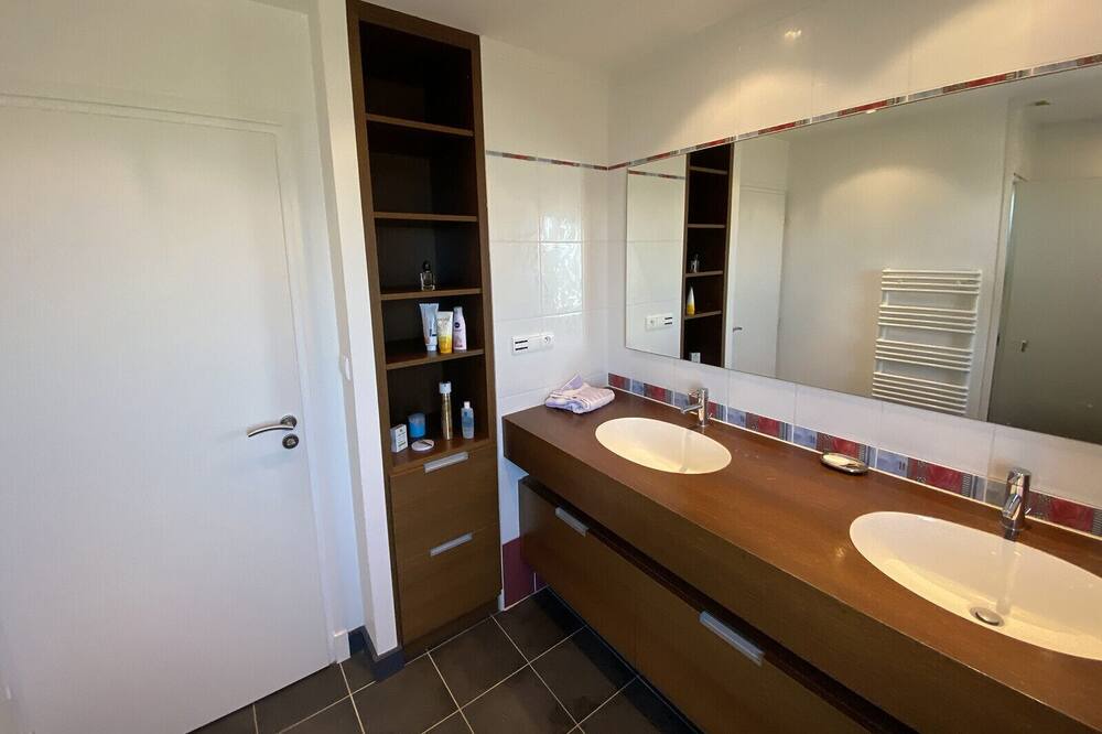 Photo of Bathroom in Olonne-sur-Mer
