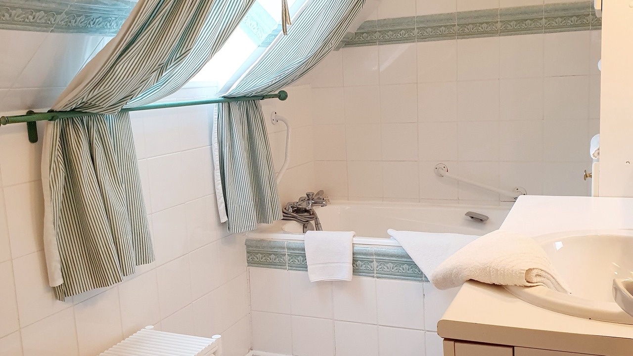 Photo of Bathroom in Equemauville