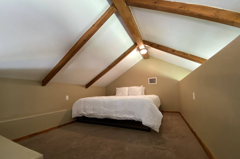 Photo of Bedroom in Cleveland
