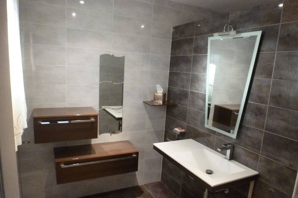 Photo of Bathroom in Neffies