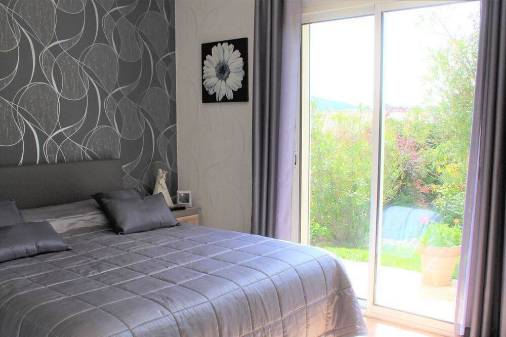 Photo of Bedroom in Neffies